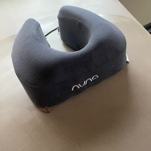 Nuna Travel Pillow